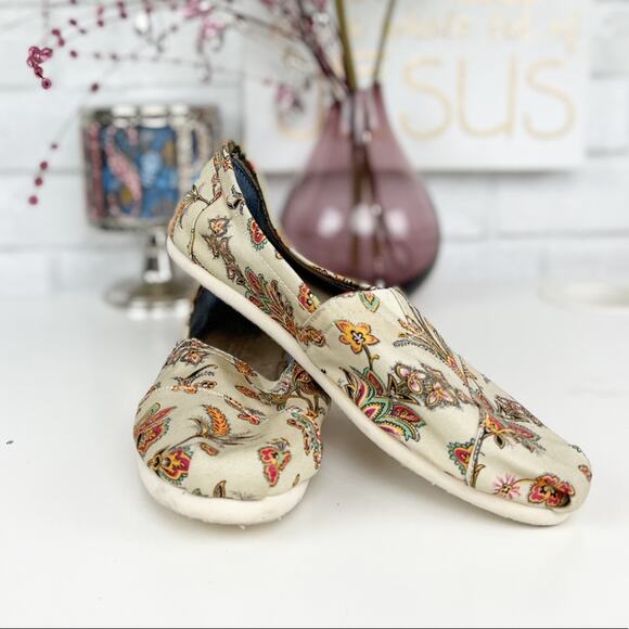 TOMS NWOT‎ Classic Vintage Paisley Canvas Slip On Alpargata Flats Shoes Size 6W - Picture 6 of 12